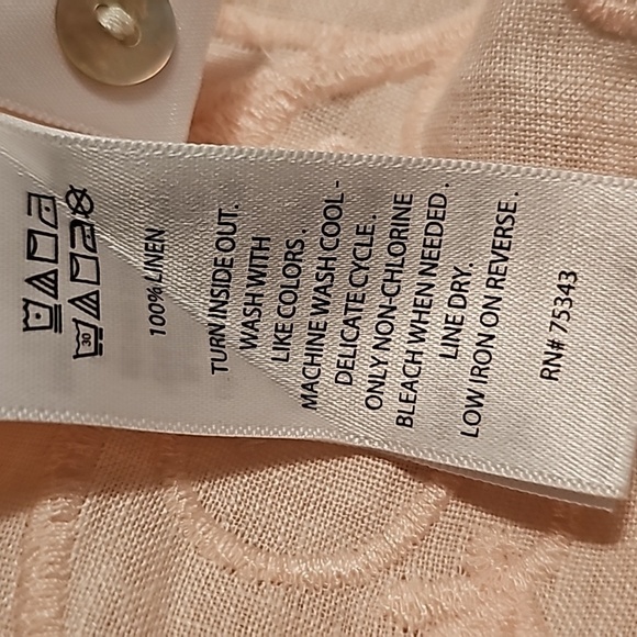 St. Tropez women's light pink top. Embrodery.V neck with three buttons. - Picture 10 of 11